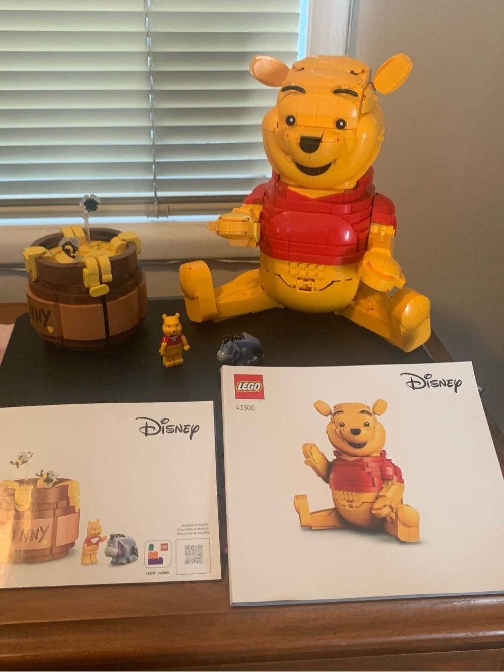 LEGO Disney Winnie the Pooh Buildable Figure in Yellow and Red